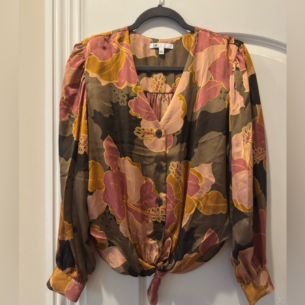 DR2 floral tie front blouse